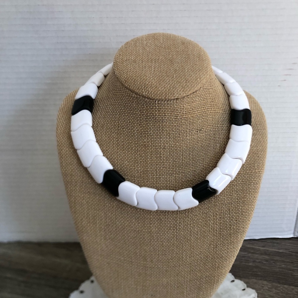 Vtg 60s Mod Style Choker Necklace